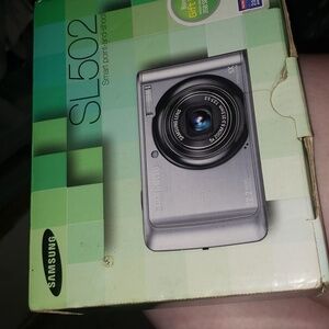Samsung SL502 digital camera 12.2MP Silver